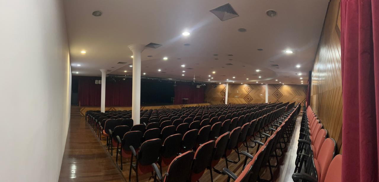 Teatro Profissional do Colégio Super Humanos
